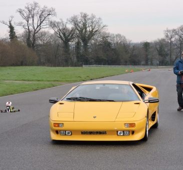 Lohéac : FPV Races & Lamborghini Diablo VS Mini 250’s